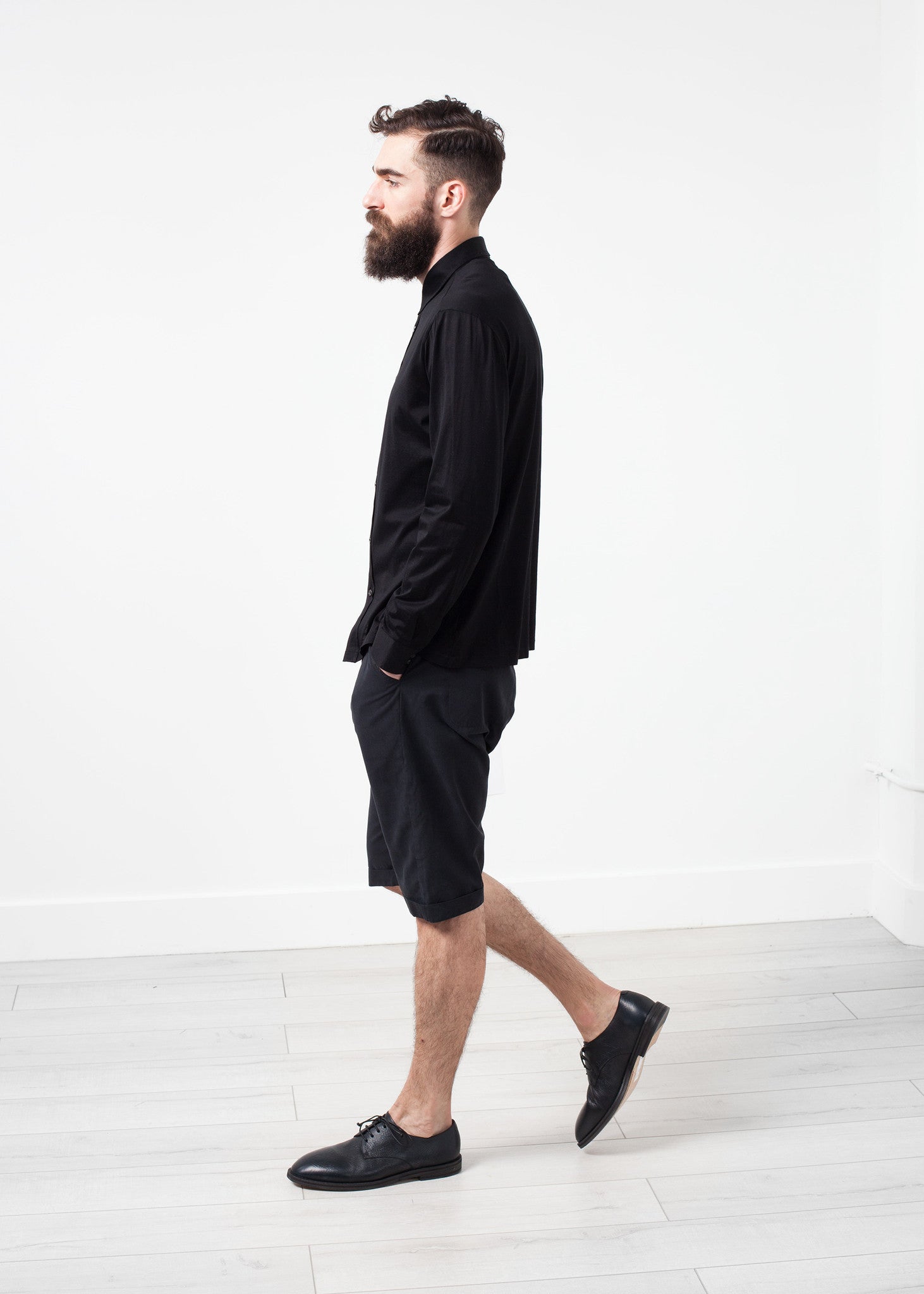 قميص اسكتلندا بأزرار باللون الأسود