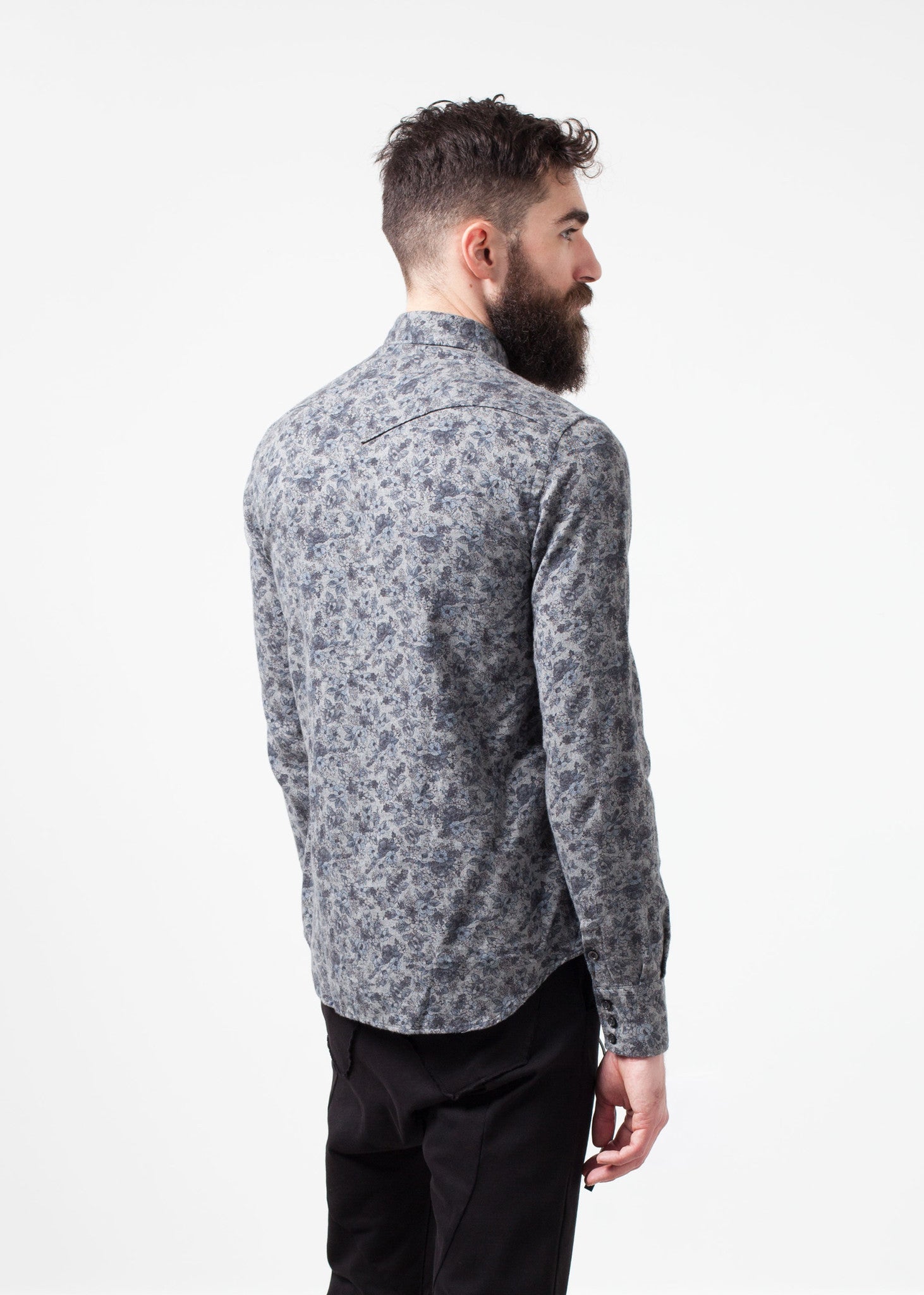 قميص غرب أركنساس بأزرار باللون الرمادي والزهور