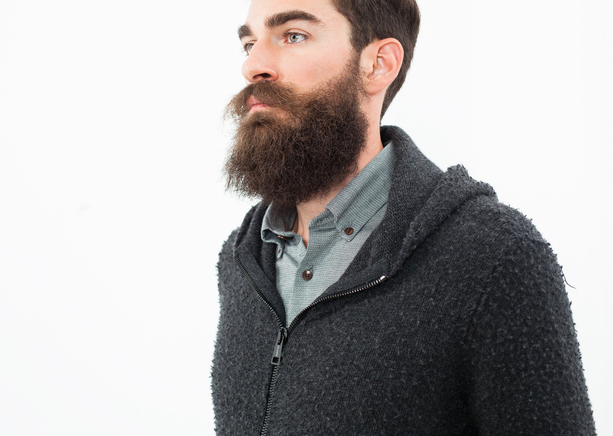 سترة بسحاب منقوش باللون الفحمي