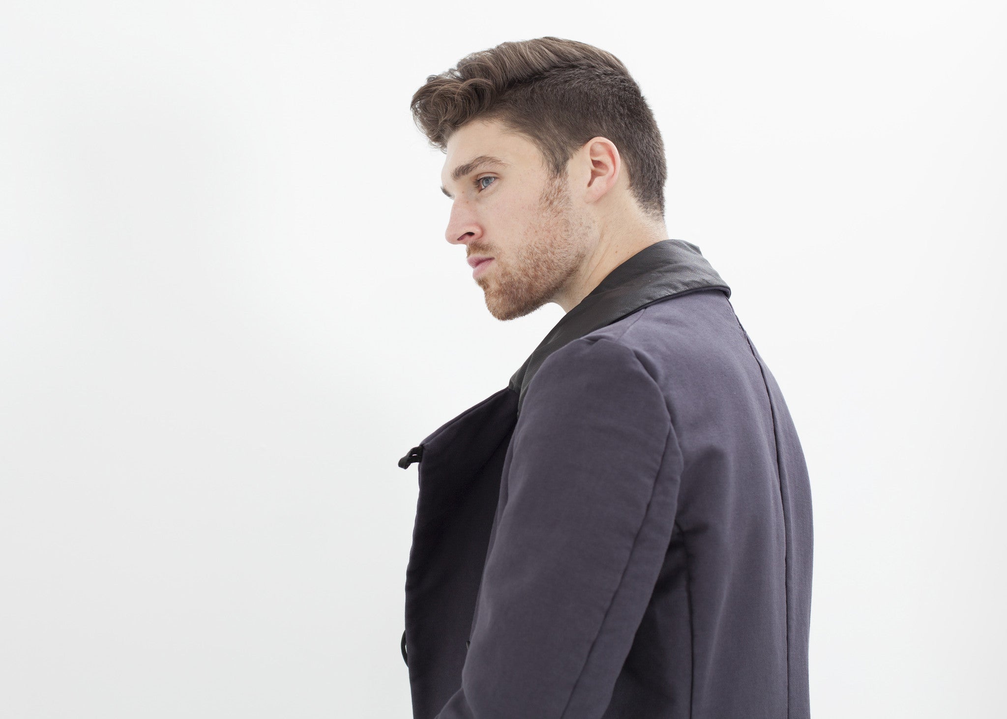 معطف تابان باللون الشبح