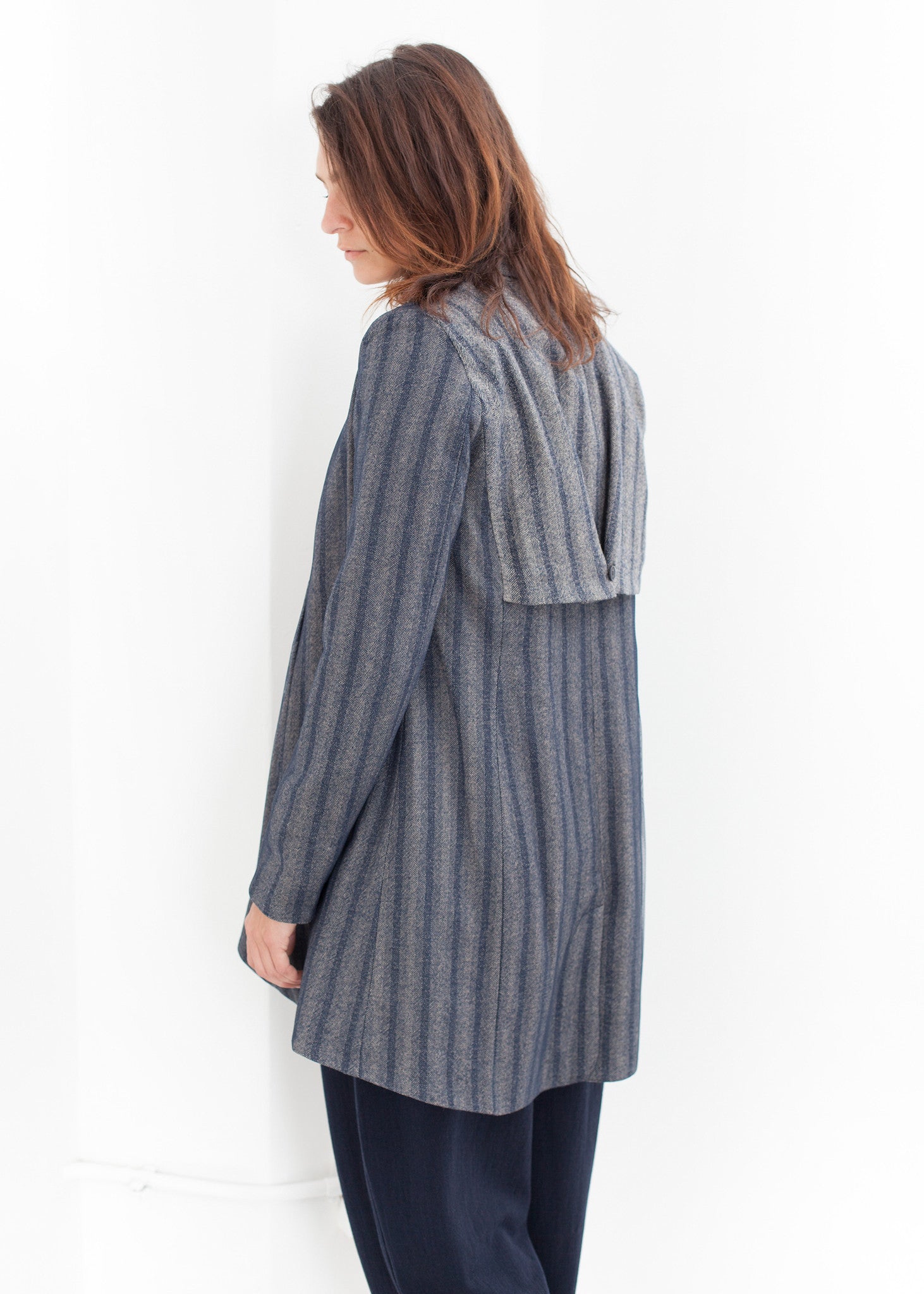 سترة بانتير باللون الحبري