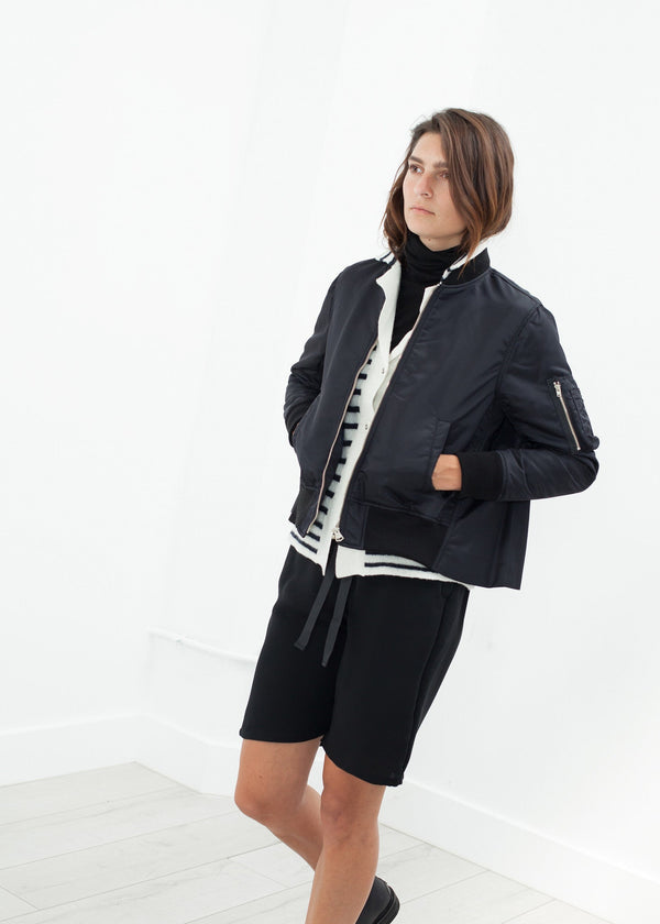 قاذفة قنابل سوينغ باللون الأسود