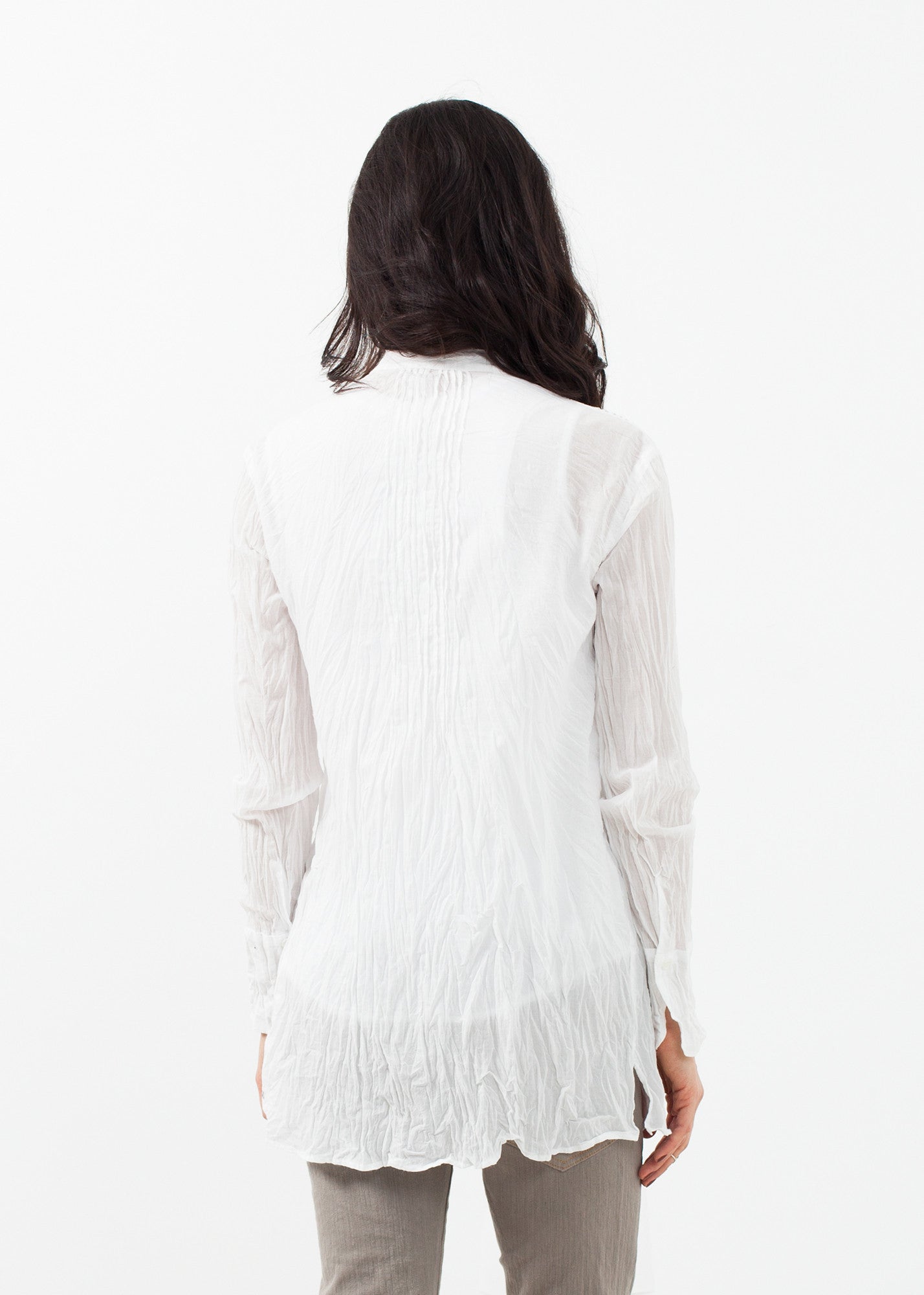 بلوزة ذات دبوس مطوية