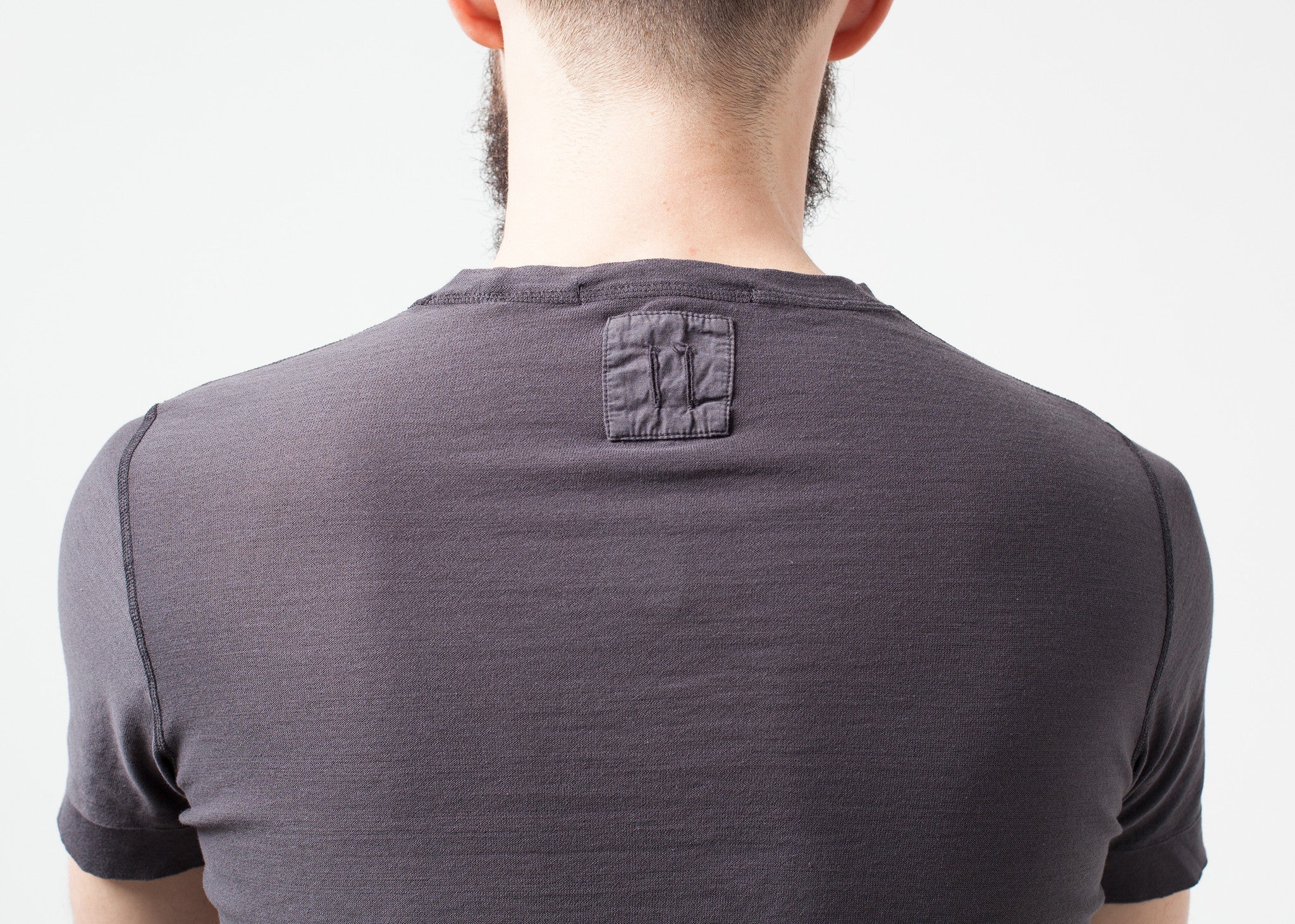 تي شيرت يانك برقبة دائرية