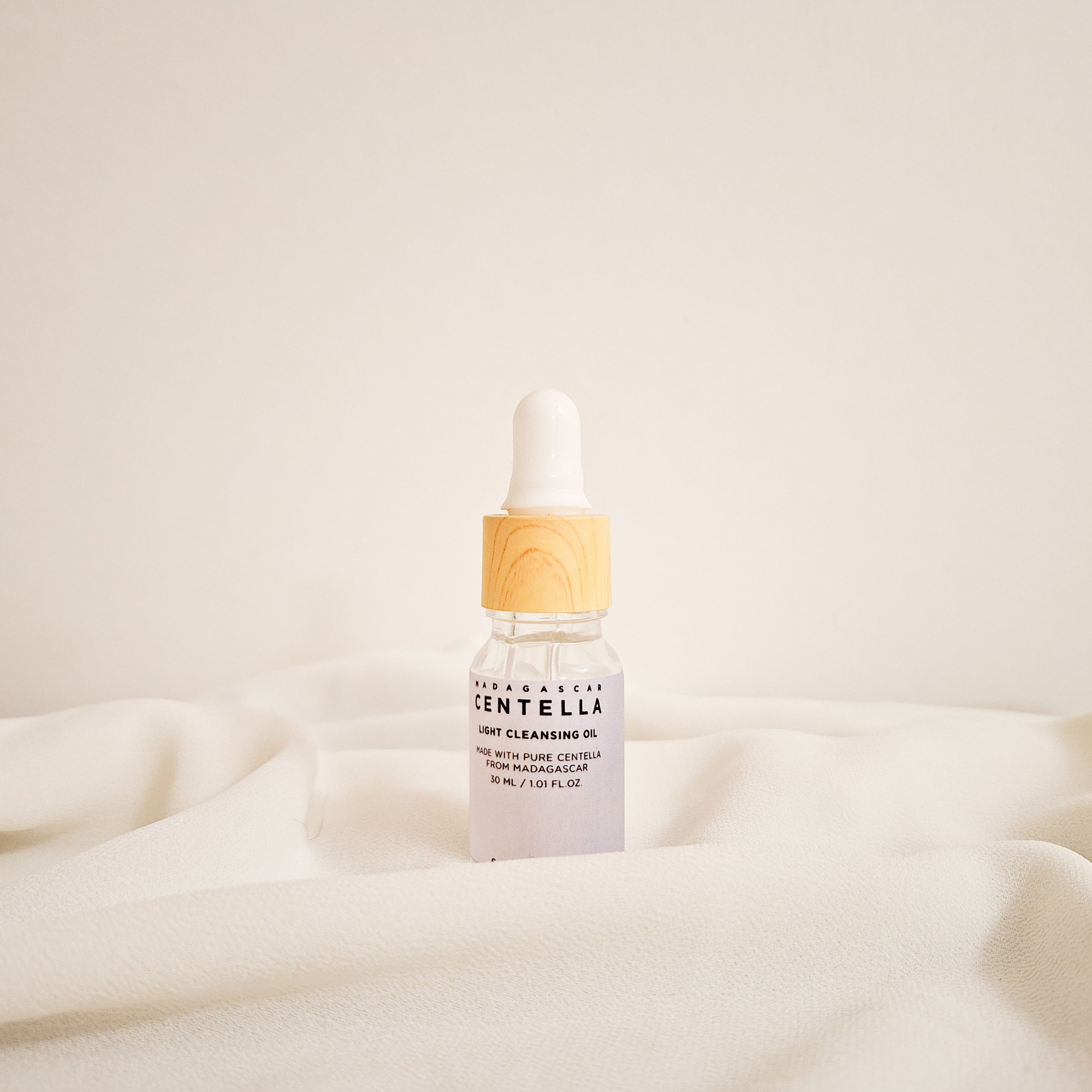 SKIN1004 Madagascar Centella Light Cleansing Oil